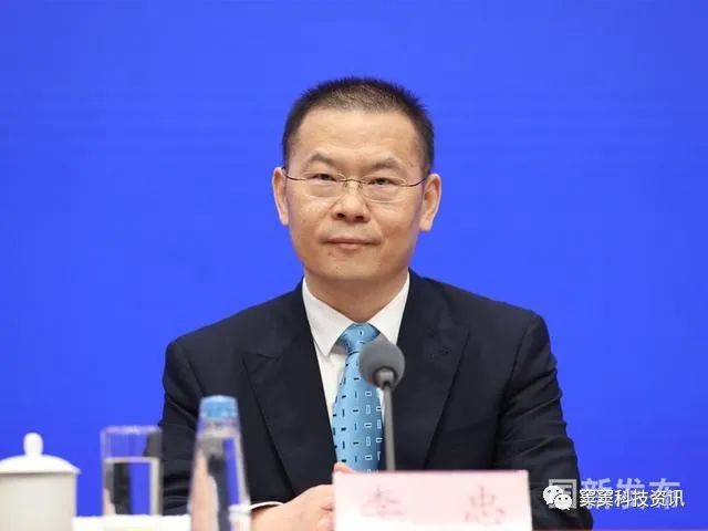 农民工就业“城市留不下、农村回不去”怎么办？人社部回应(图1)
