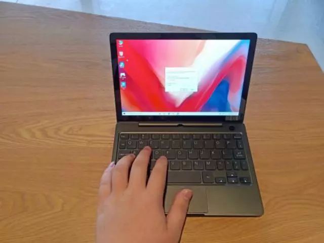 笔记本中杀出一匹“黑马”，移动便携迷你超极本，强悍16GB+512G(图5)