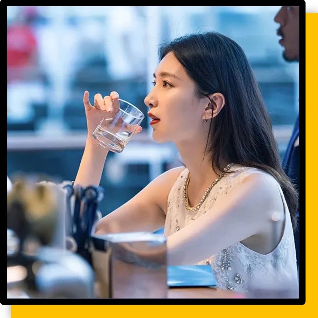 《三十而已》顾佳人设崩塌：她的完美，不过是一场骗局而已