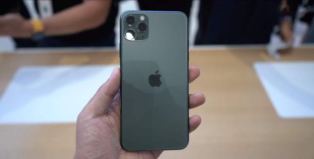 罗永浩直播卖货,弹幕声援华为,2万台iPhone却抢先被秒光(图4) 罗永浩直播卖货,弹幕声援华为,2万台iPhone却抢先被秒光(图4)